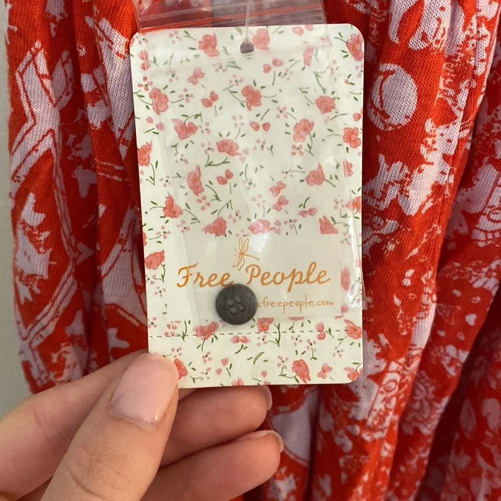 Free People Flowy Tank Top! Small NWT​ - Picture 3 of 4